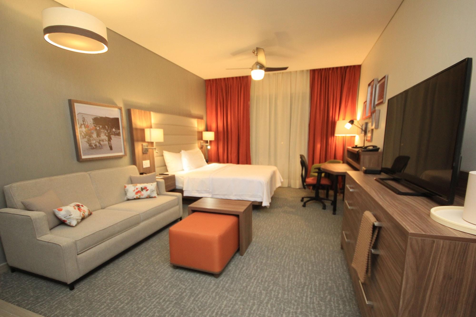 Fiesta Inn Suites Aeropuerto Del Bajio Silao Ngoại thất bức ảnh