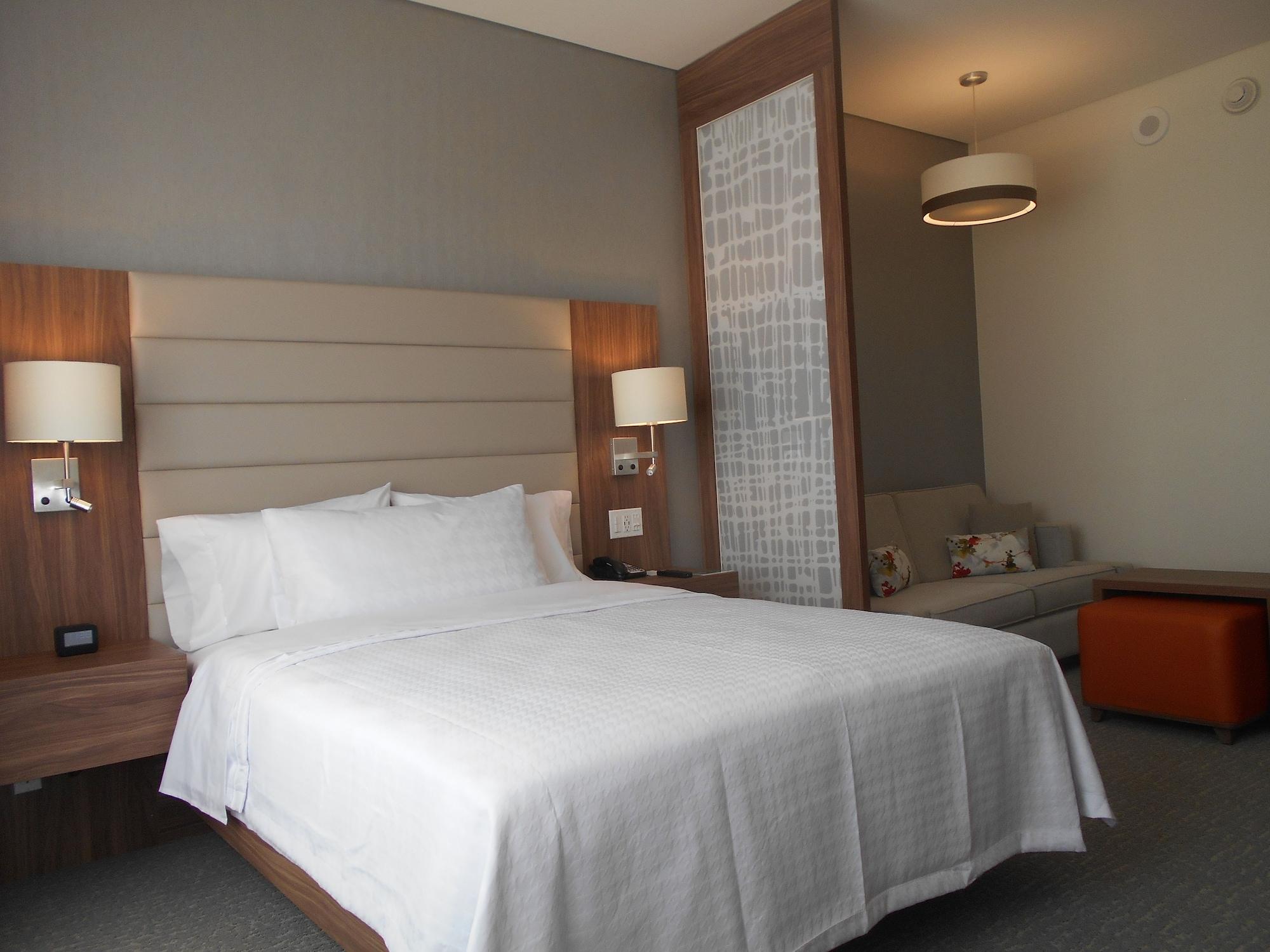 Fiesta Inn Suites Aeropuerto Del Bajio Silao Ngoại thất bức ảnh