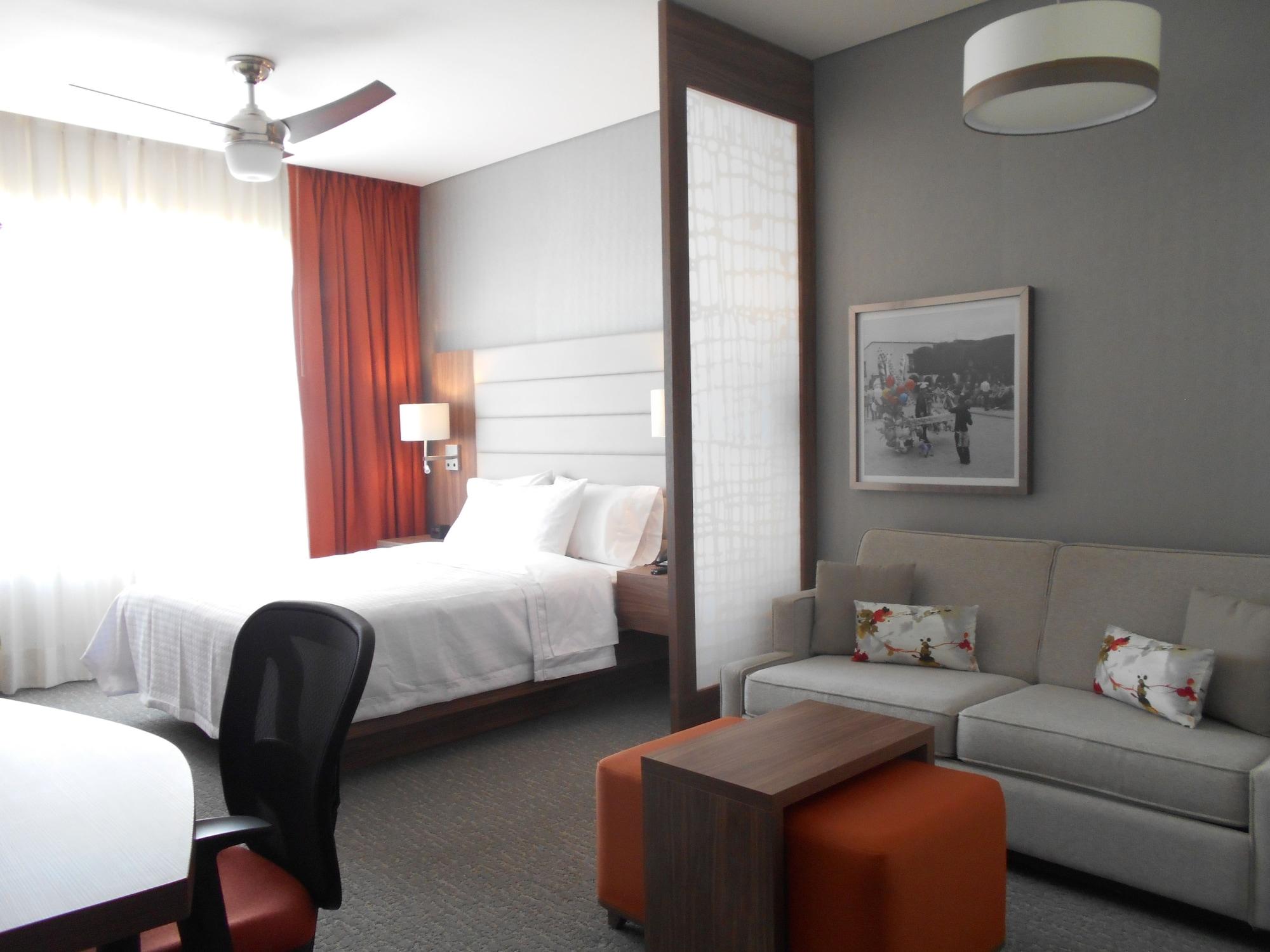 Fiesta Inn Suites Aeropuerto Del Bajio Silao Ngoại thất bức ảnh