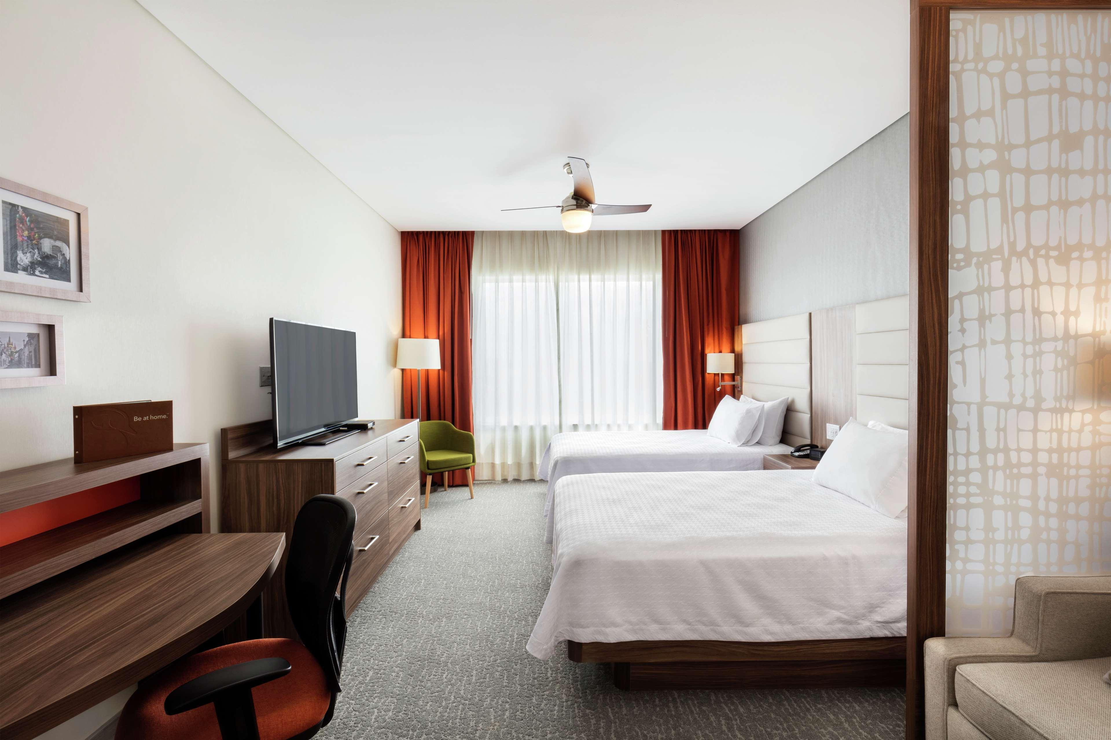 Fiesta Inn Suites Aeropuerto Del Bajio Silao Ngoại thất bức ảnh