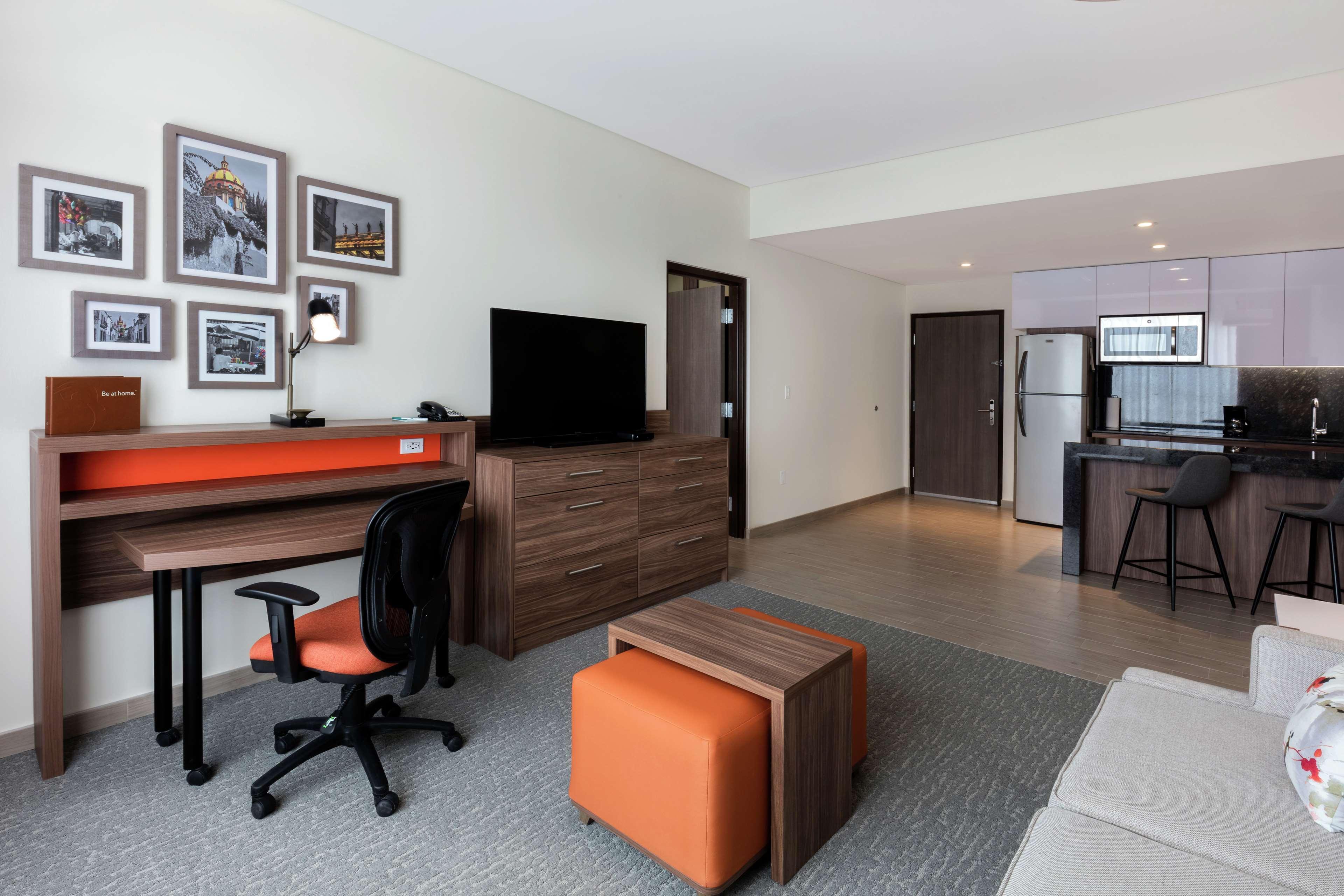 Fiesta Inn Suites Aeropuerto Del Bajio Silao Ngoại thất bức ảnh