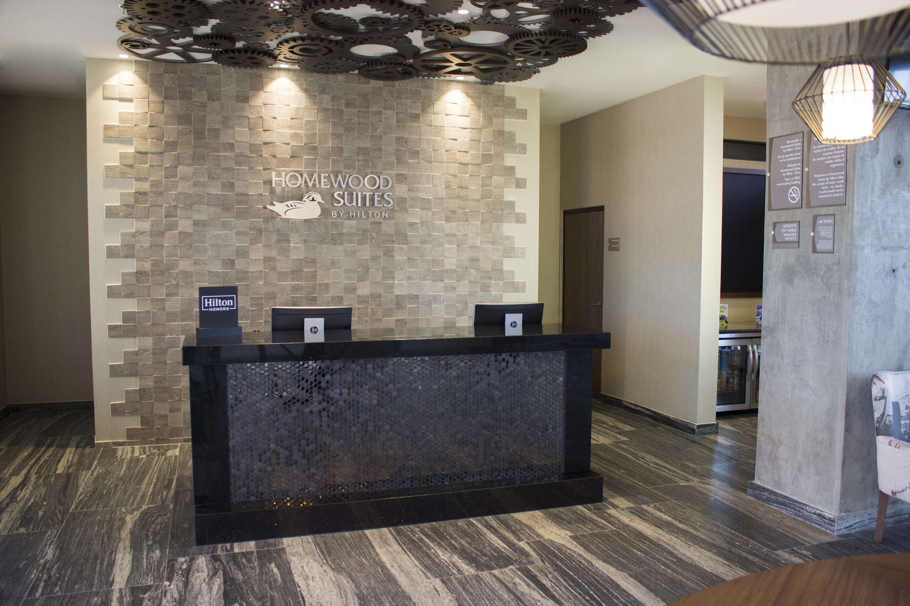 Fiesta Inn Suites Aeropuerto Del Bajio Silao Ngoại thất bức ảnh