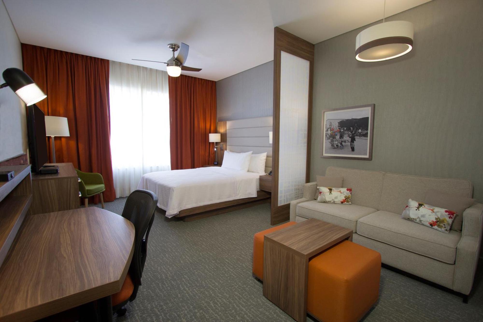 Fiesta Inn Suites Aeropuerto Del Bajio Silao Ngoại thất bức ảnh
