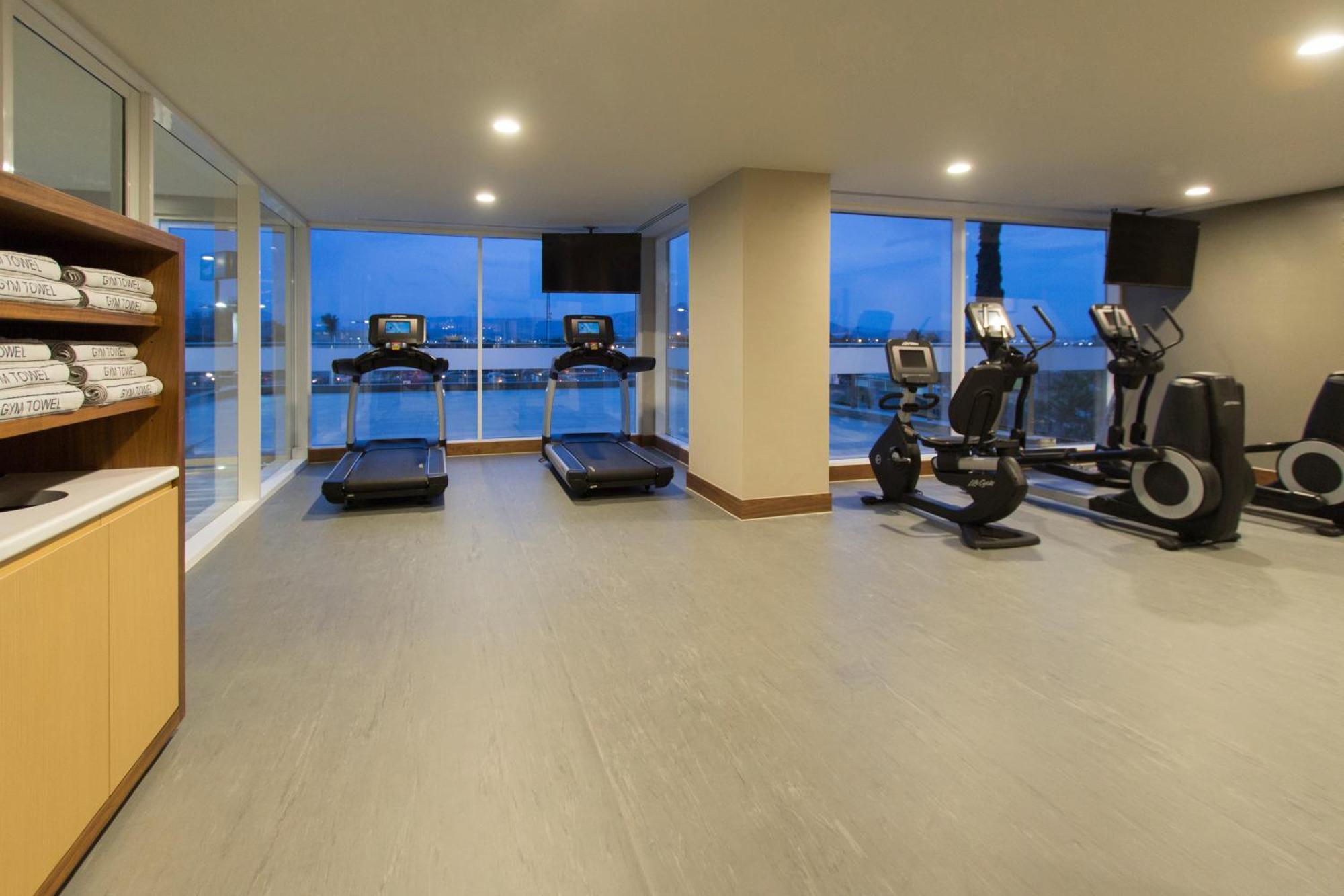 Fiesta Inn Suites Aeropuerto Del Bajio Silao Ngoại thất bức ảnh