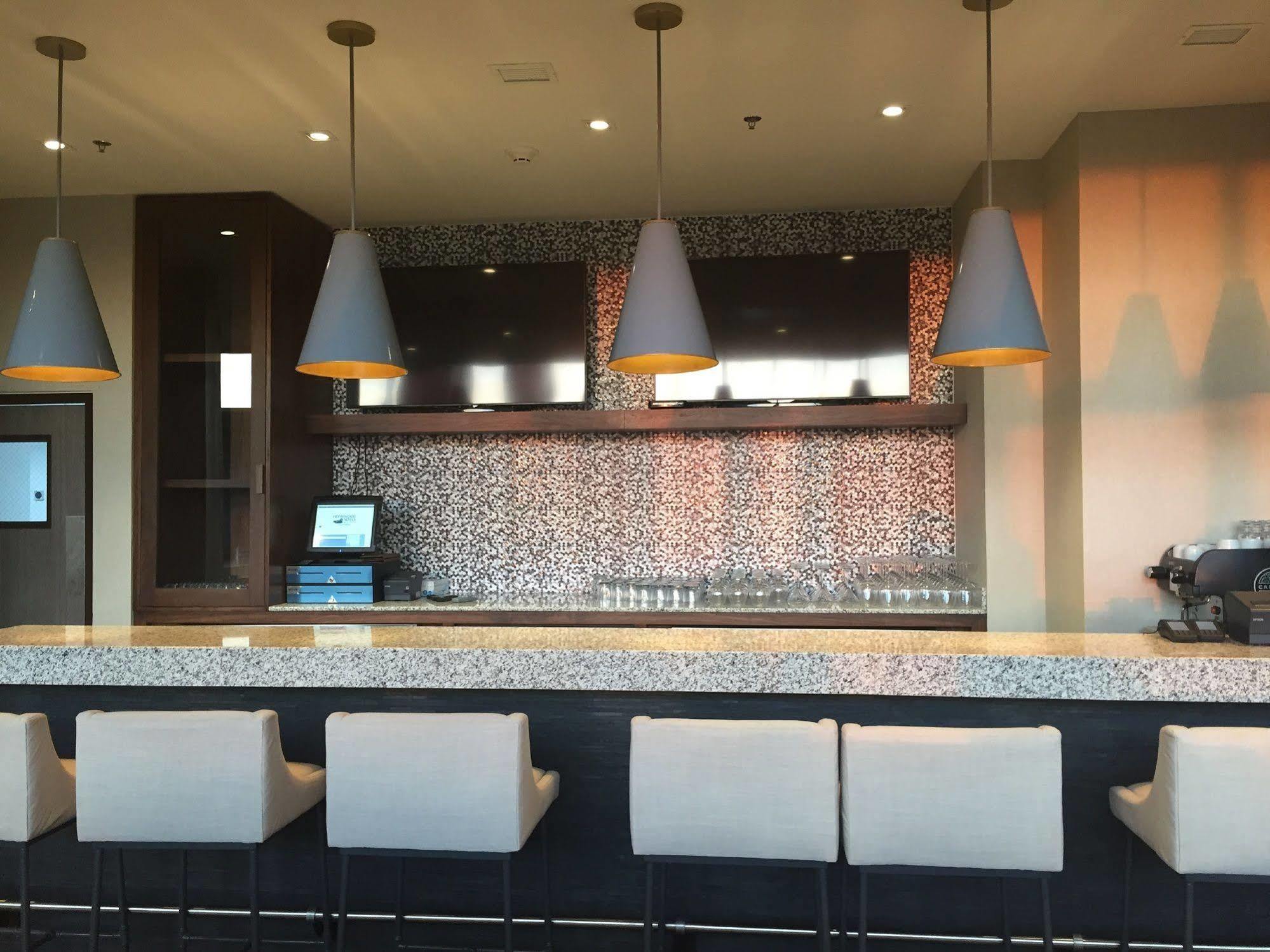 Fiesta Inn Suites Aeropuerto Del Bajio Silao Ngoại thất bức ảnh