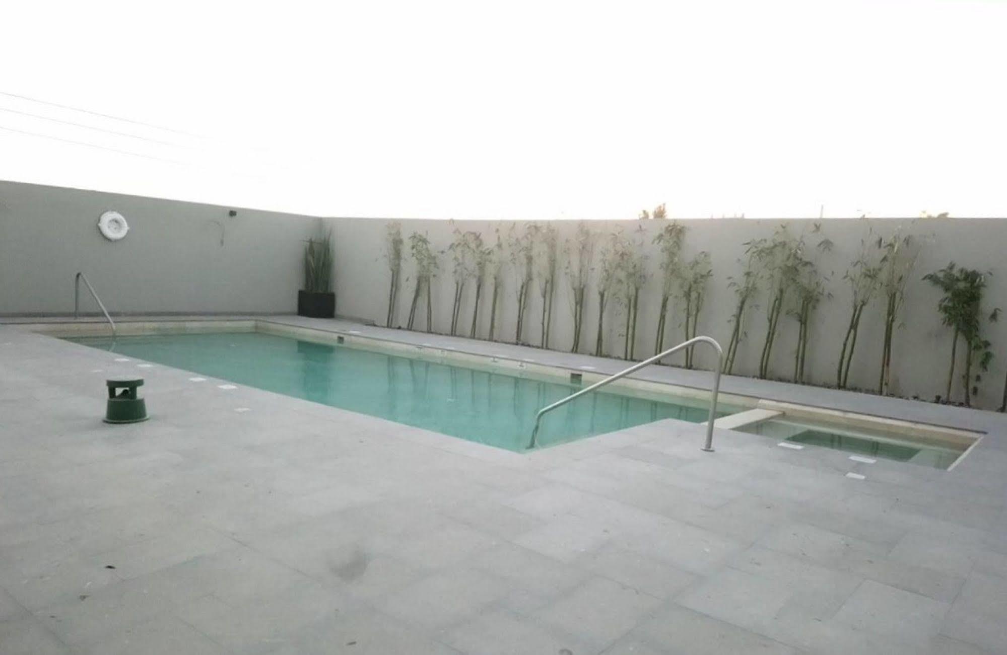 Fiesta Inn Suites Aeropuerto Del Bajio Silao Ngoại thất bức ảnh